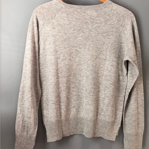 Ladies Grey Polo Brand V Neck Sweater, Grey with white polka dots, Sz L - Picture 2 of 12